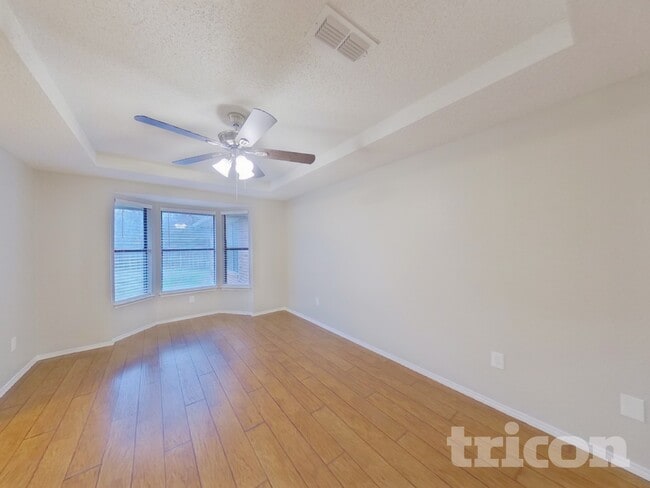 Building Photo - 417 Bryan Dr