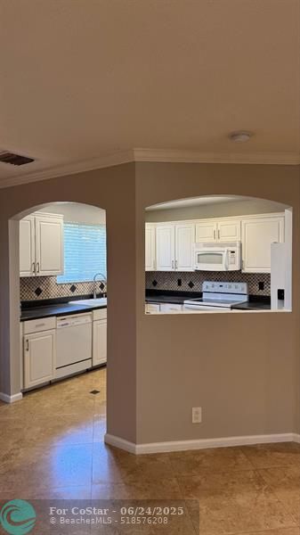 Building Photo - 2032 Discovery Cir W