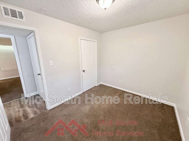 Building Photo - 5151 Corkwood Dr