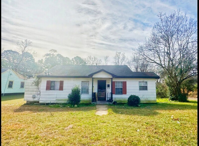 Building Photo - 533 Stillwood Dr