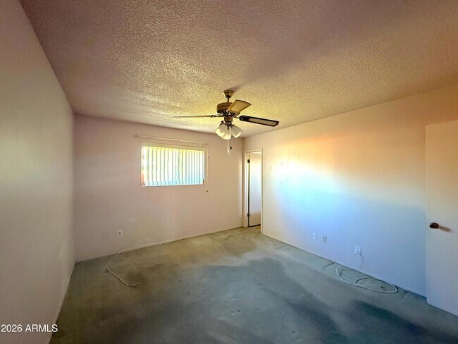 Building Photo - 314 E Malibu Dr