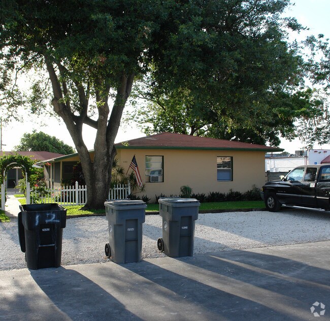 Building Photo - 1180 SW 26th Ave