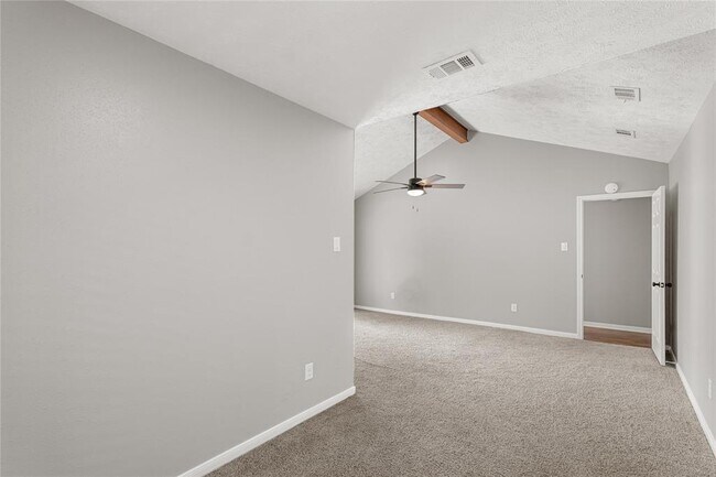 Building Photo - 8402 Pine Shores Dr