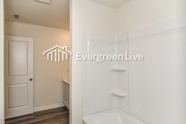 Building Photo - 169 Snowdrop Ave