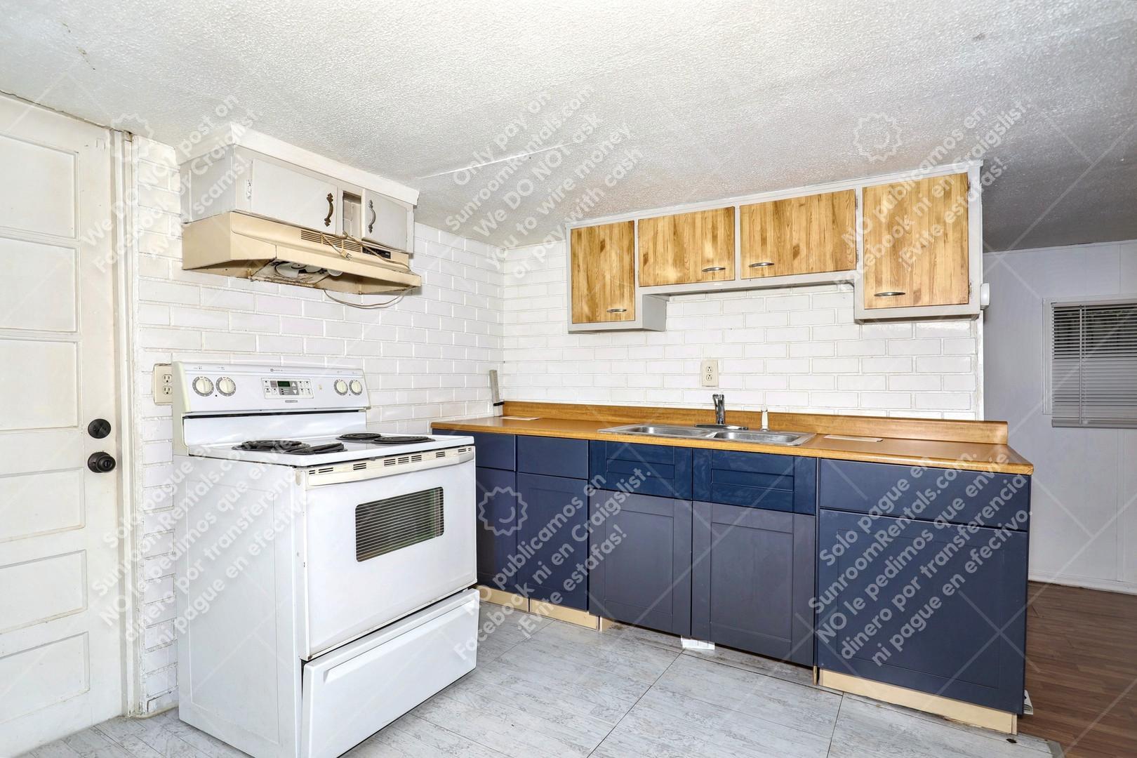 Building Photo - 832 Waldemere Ave