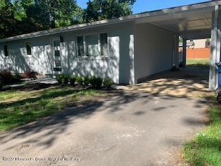 Building Photo - 220 Highwood Rd