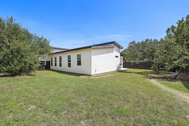 Building Photo - 3002 Norton Ave