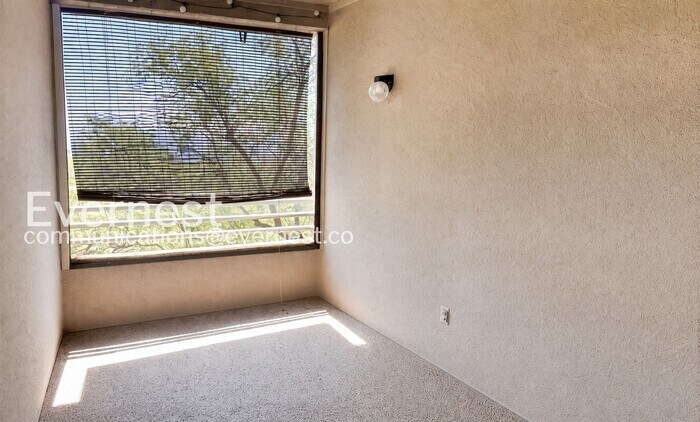 Building Photo - 6655 N Canyon Crest Dr