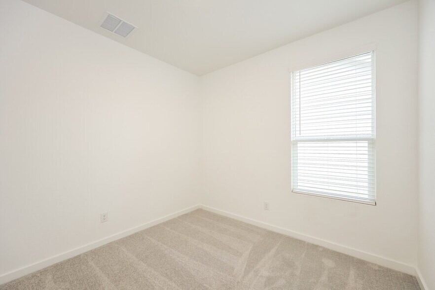 Building Photo - 526 Kayden Ct