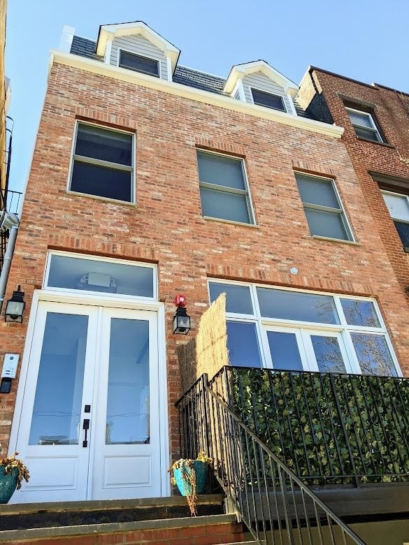 Building Photo - 33 Waverly St