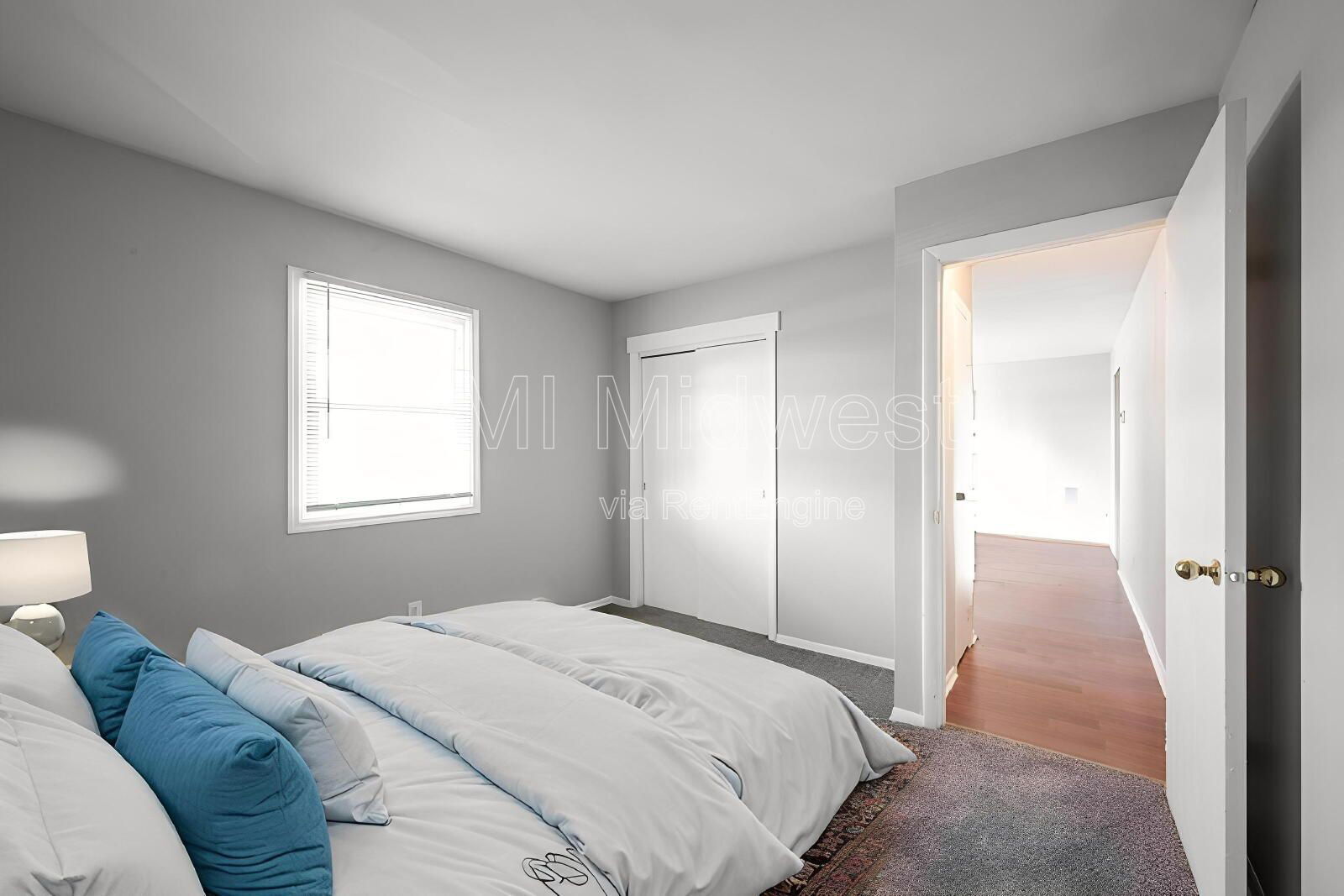 Building Photo - 4881 300W