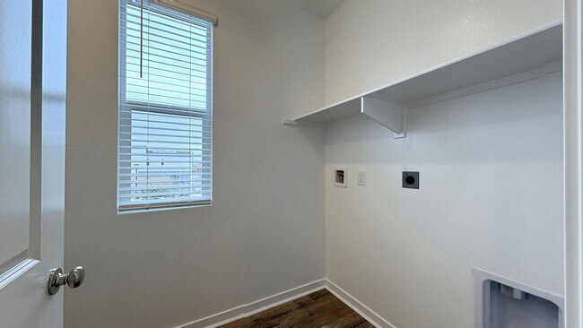 Building Photo - 26654 Indigo Way