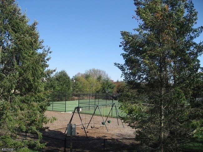 Building Photo - 64 Sycamore Ct