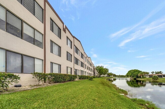 Building Photo - 9485 N Belfort Cir