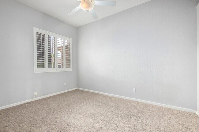 Building Photo - Arabian Views 4 bed 2 bath with pool