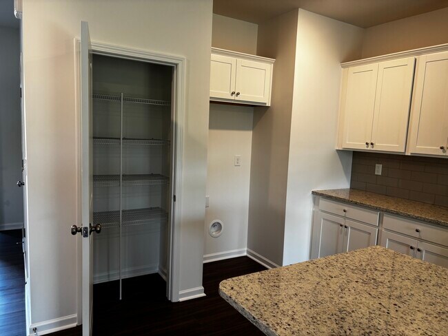 Building Photo - 2721 Yeager Dr NW
