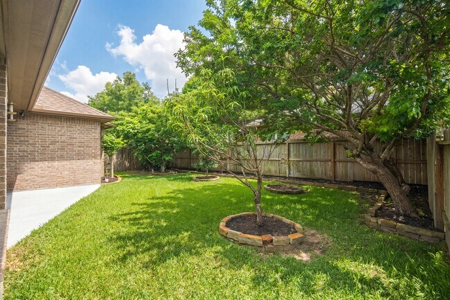 Building Photo - 111 Pheasant Run Dr