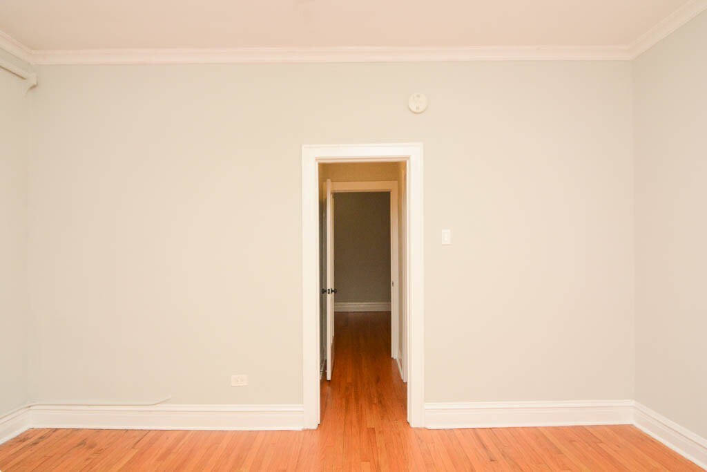 Building Photo - 4742 N Hermitage Ave