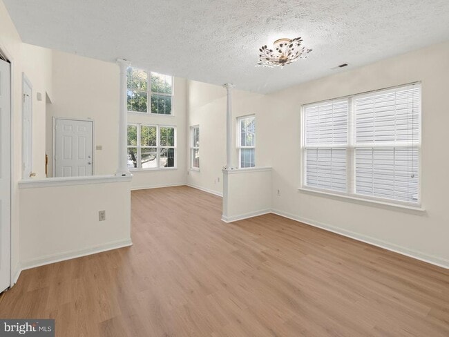 Building Photo - 6120 Gray Wolf Ct