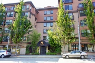 Building Photo - 1 bedroom in Seattle WA 98109