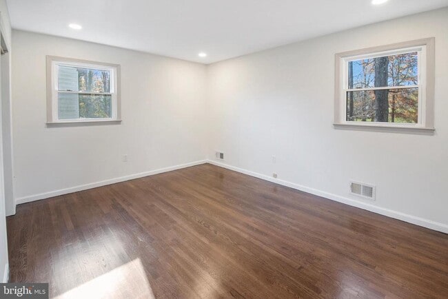 Building Photo - 155 Franklin Corner Rd