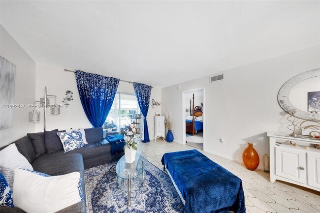 Building Photo - 19051 NE 2nd Ave