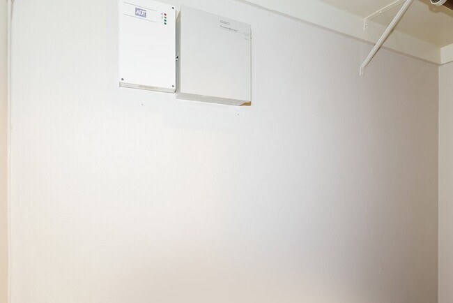 Building Photo - 23 Emery Cliff Pl