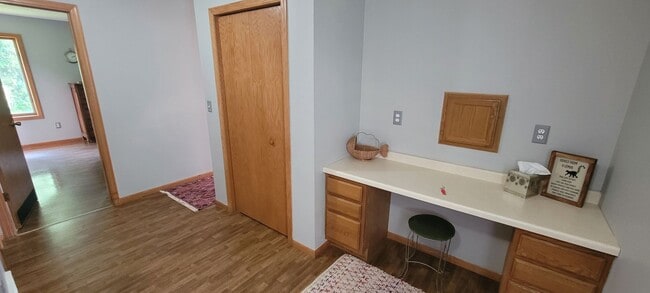 Building Photo - Fully Furnished 3 Bedroom House