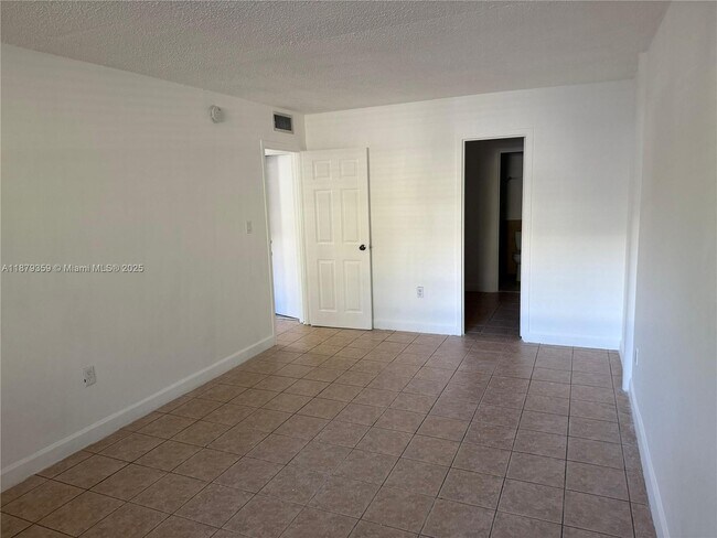 Building Photo - 1800 Sans Souci Blvd