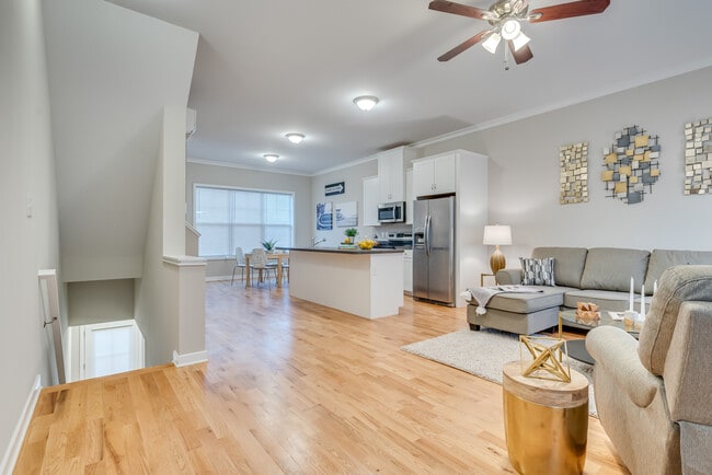 Building Photo - 53 Foal Ln