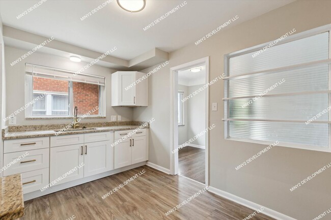 Building Photo - Completely Renovated 3-bedroo, 1.5-bathroo...