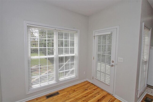 Building Photo - 2210 Orchard Park Cir NW
