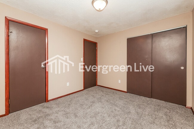 Building Photo - 1101 Rossiter Dr