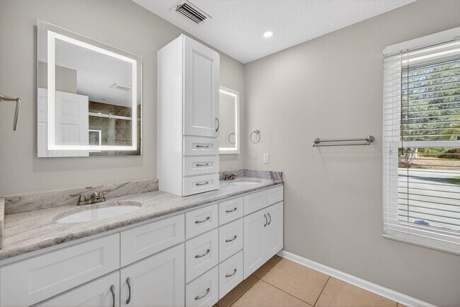 Building Photo - 341 11th Ave