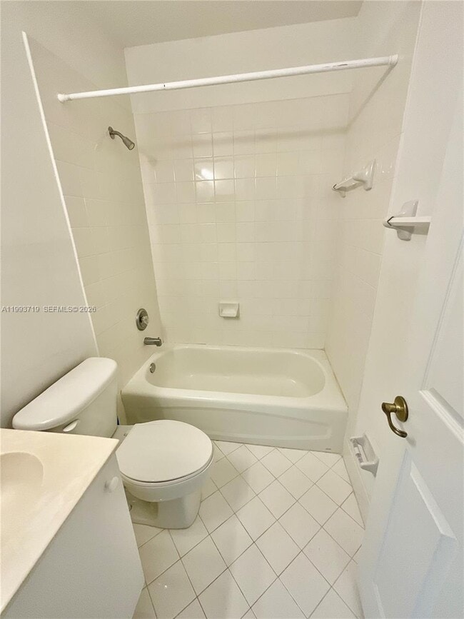 Building Photo - 5628 NW 113th Ave