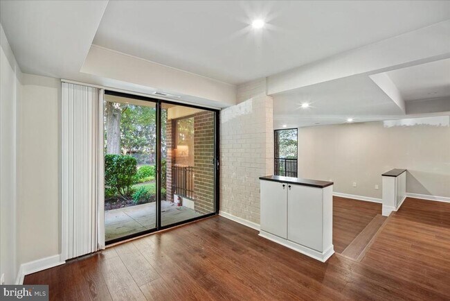 Building Photo - 9907 Blundon Dr