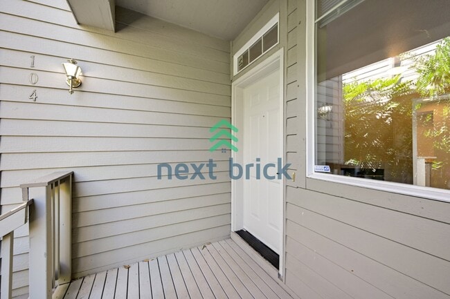 Building Photo - Spacious 3-Level Condo with 2-Car Garage, Mt. Rainier Views & Turnkey Comfort in Bonney Lake