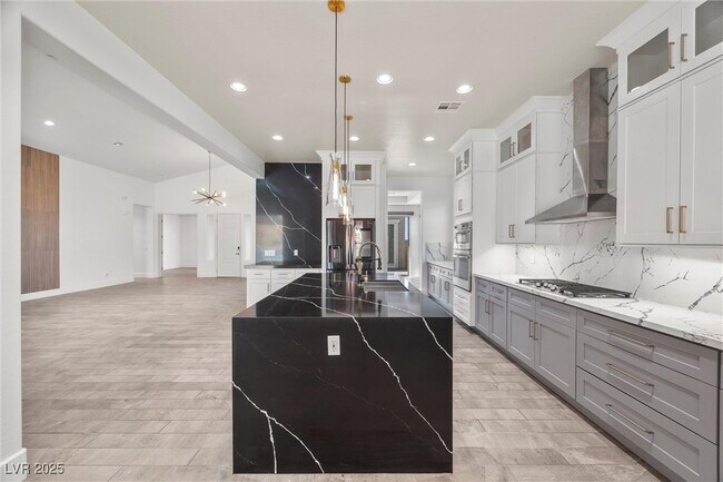 Building Photo - 6243 Carol Butte Ct