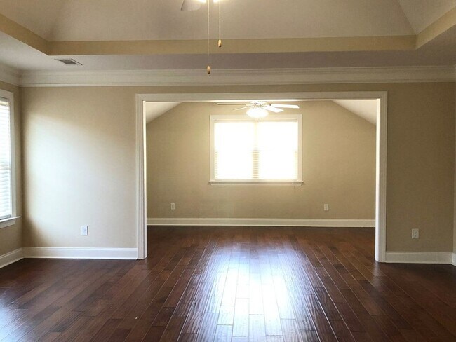 Building Photo - 226 Sandleton Way