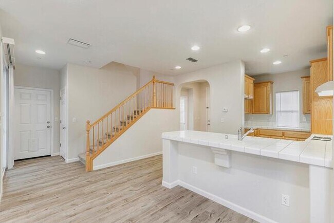 Building Photo - Charming 3-Bedroom, 2.5-Bath, 1,453 Sq. Ft...