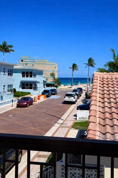 Building Photo - 324 Van Buren St