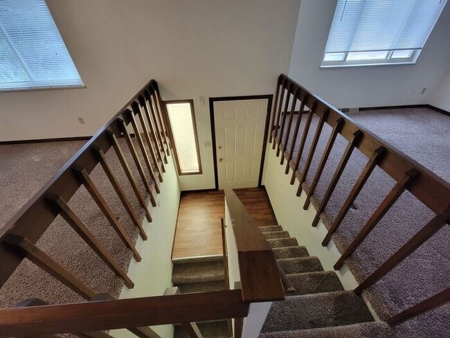 Building Photo - 2 Bed/2 Bath Duplex