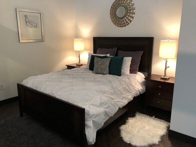 Interior Photo - The Mayer