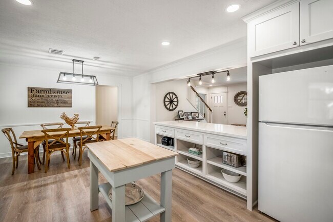 Building Photo - 15347 Conroe Dr