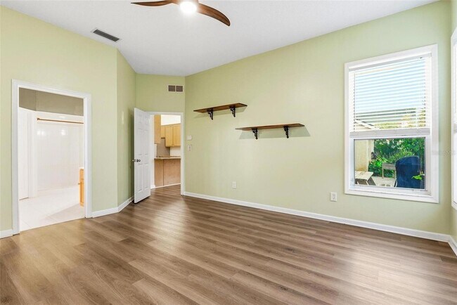 Building Photo - 7 Deerwood St