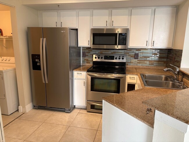 Building Photo - 1000 Scotia Dr