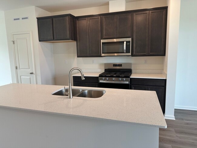 Building Photo - 2211 Glacier St