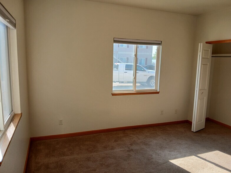 Building Photo - 3550 W 24th St