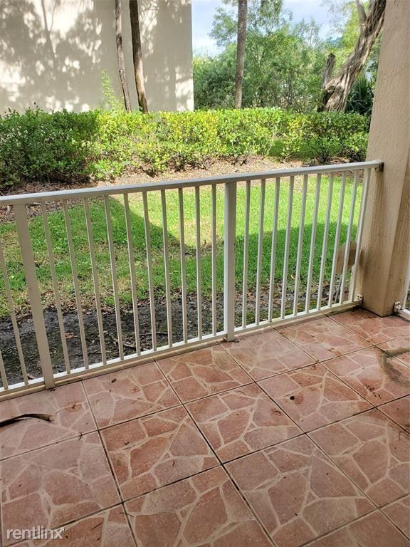 Building Photo - 3 br, 2 bath House - 2941 Riverside Dr Apt...