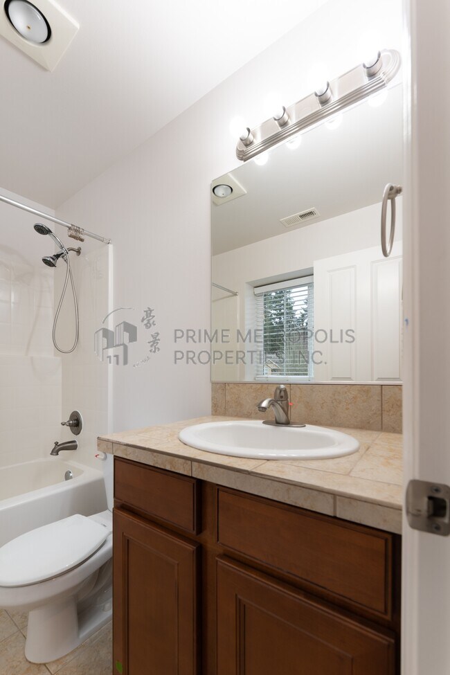 Building Photo - 8322 137th Ct NE